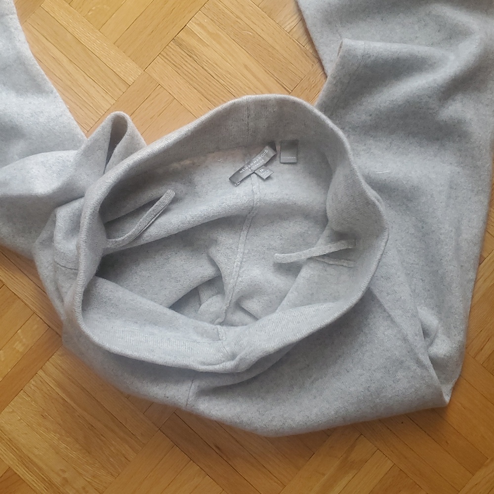 Neiman Marcus Gray 100% Cashmere Knit Classic Cropped Low Rise Lounge Pants - Picture 11 of 14